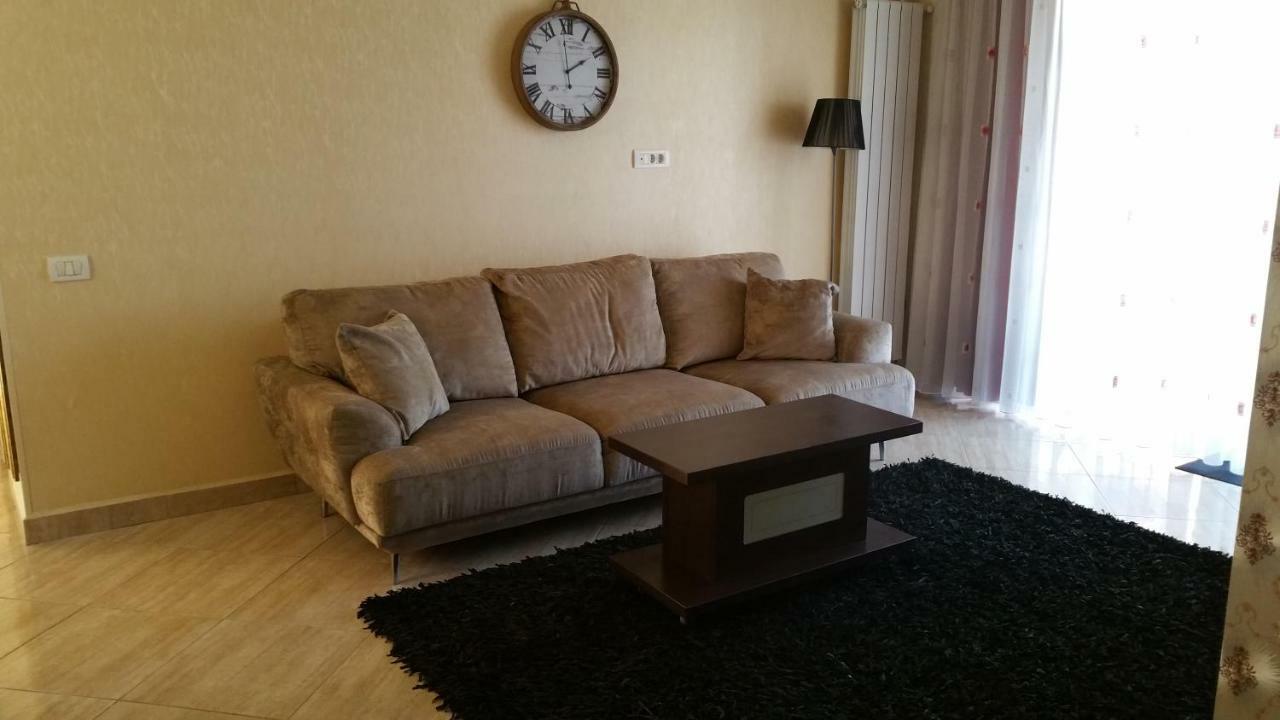 Alisia Apartment