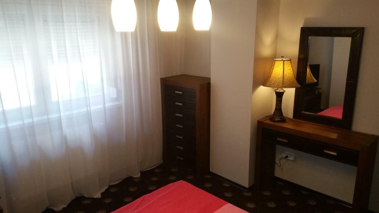 Alisia Apartment *